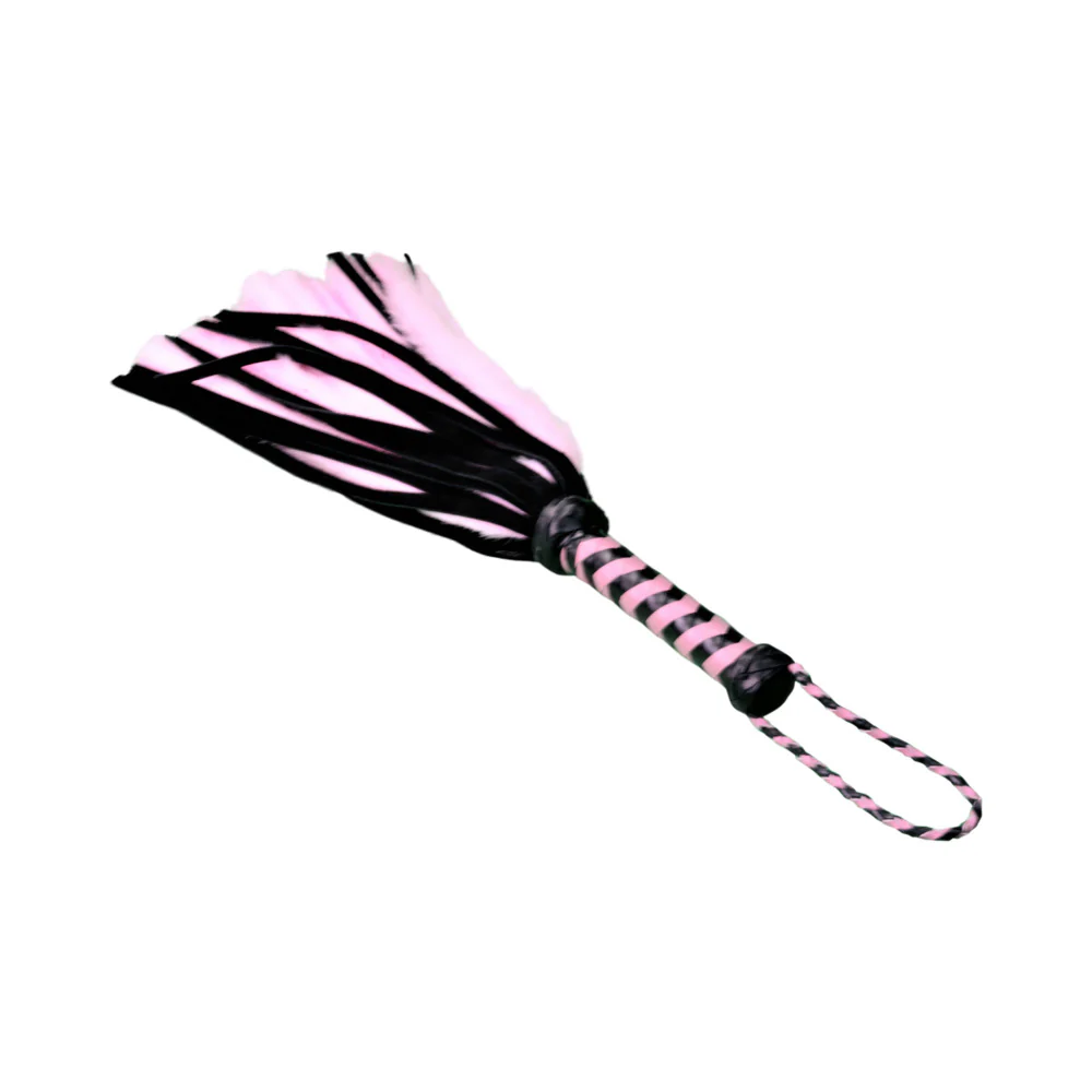 Ple'sur 18 In. Suede & Faux Fur Tail 'pleasure & Pain' Mini Flogger Pink/black - Image 3