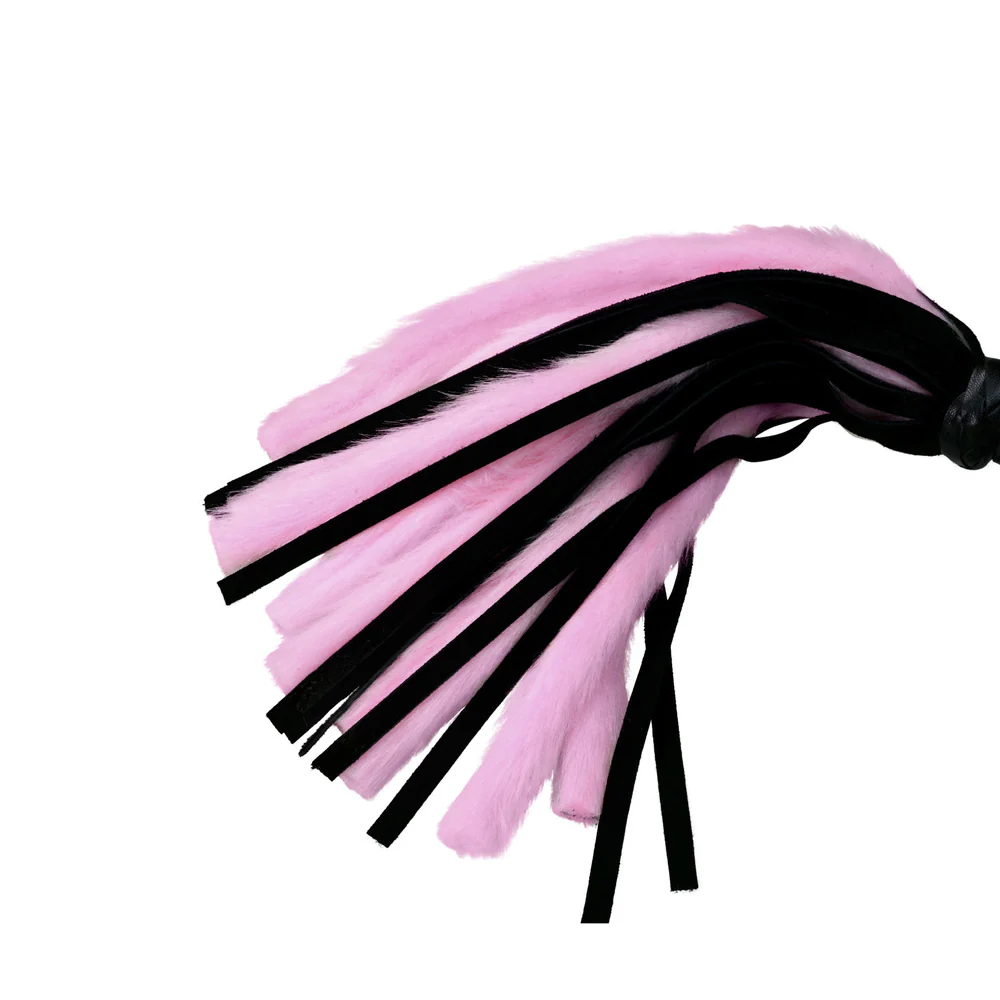 Ple'sur 18 In. Suede & Faux Fur Tail 'pleasure & Pain' Mini Flogger Pink/black - Image 4